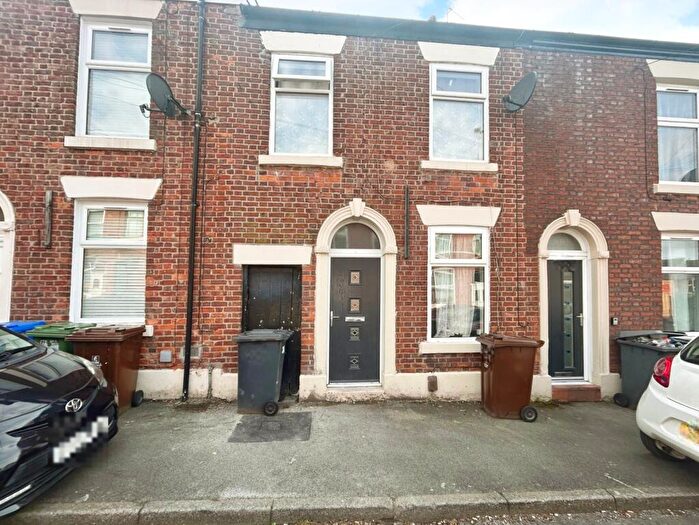 2 Bedroom House To Rent In Norfolk Street, Hyde, Greater Manchester, SK14