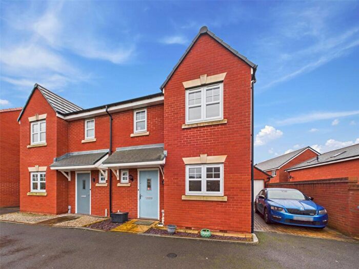 3 Bedroom Semi Detached House For Sale In Bromley Road Kingsway, Quedgeley, Gloucester, Gloucestershire, GL2