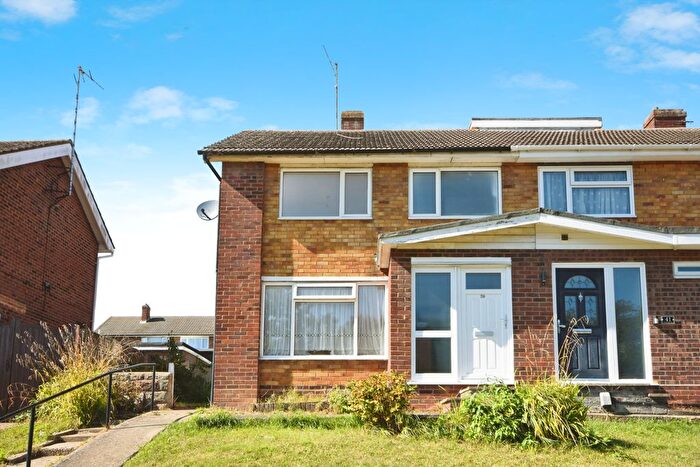 3 Bedroom Semi-Detached House For Sale In Booth Avenue, Colchester, CO4