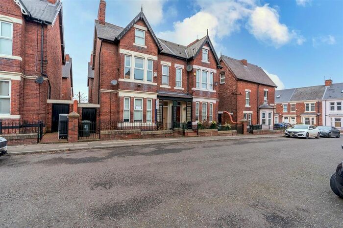 5 Bedroom Semi-Detached House To Rent In Chelsea Grove, Newcastle Upon Tyne, NE4