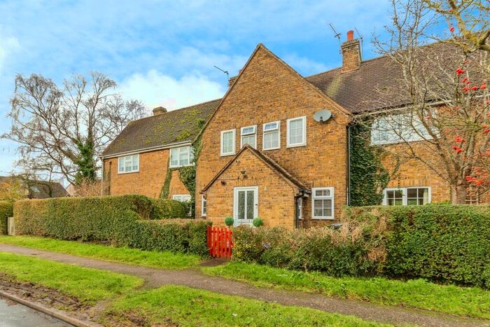 2 Bedroom House To Rent In Welham Close, North Mymms, Hatfield, AL9