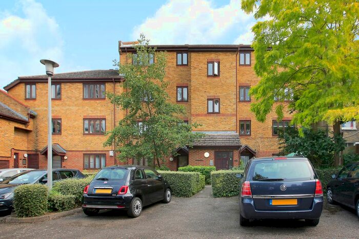 1 Bedroom Flat To Rent In St Ann's Hill, Wandsworth, London, SW18
