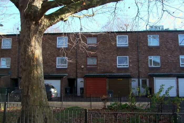 1 Bedroom Town House To Rent In Romney Close, London, SE14