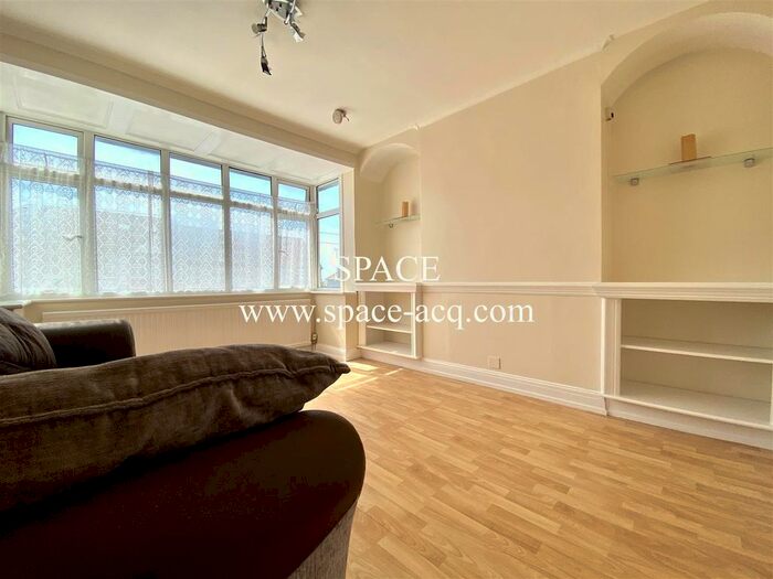 1 Bedroom Flat To Rent In Dudley Gardens, Harrow, HA2