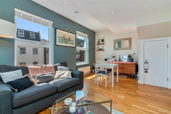 1 Bedroom Flat To Rent In The Broadway, Wimbledon, SW19