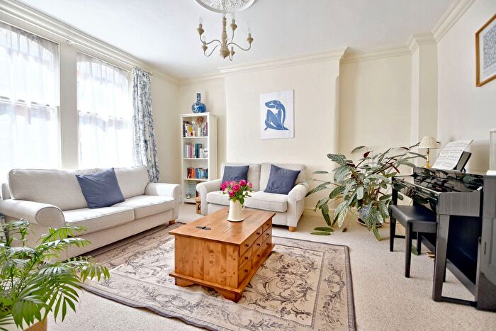 1 Bedroom Flat For Sale In Highgate Road, Kentish Town, London, NW5
