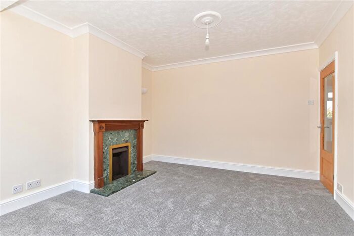 3 Bedroom Terraced House For Sale In Blenheim Avenue, Chatham, Kent, ME4