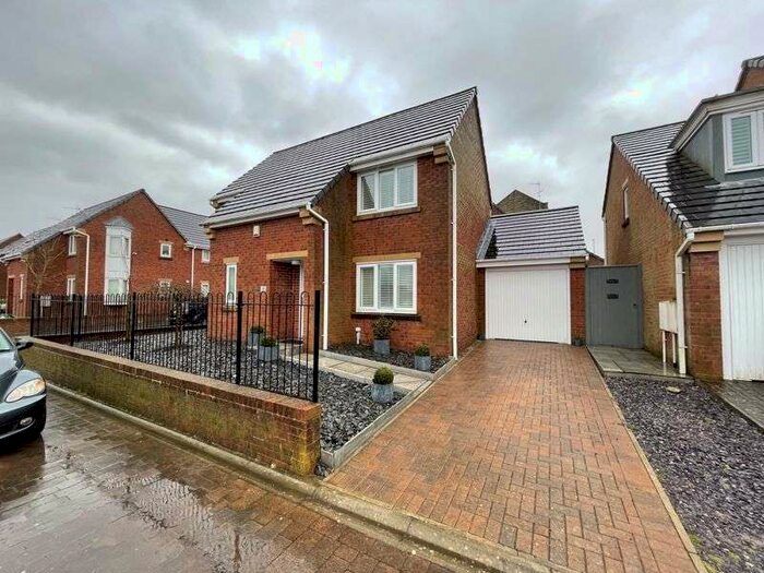 4 Bedroom Property To Rent In Hare Hill Road, Hyde, SK14