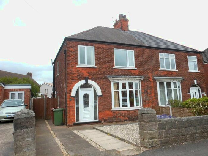 3 Bedroom Semi-Detached House To Rent In Fulbeck Road, Scunthorpe, DN16
