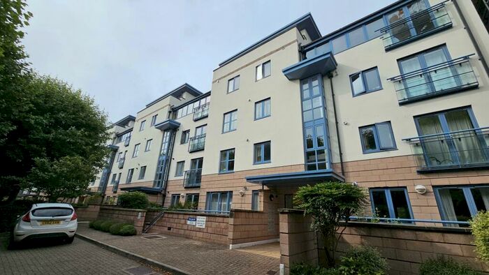 2 Bedroom Flat To Rent In The Quays, Cumberland Road, BS1
