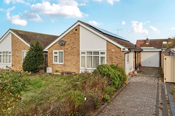 2 Bedroom Detached Bungalow For Sale In Grayswood Avenue, Bracklesham Bay, PO20
