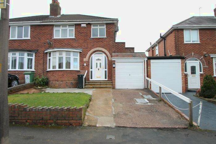 3 Bedroom Semi-Detached House To Rent In Willowsbrook Road, Hurst Green, Halesowen, West Midlands, B62