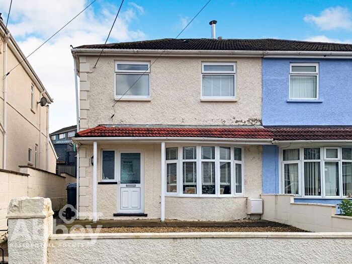 3 Bedroom Semi-Detached House For Sale In Woodland Park, Glynneath, Neath, SA11