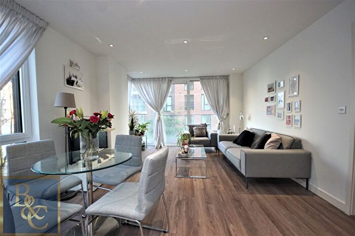 2 Bedroom Flat To Rent In Devan Grove, Manor House, N4