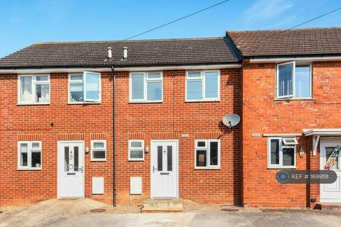 2 Bedroom Terraced House To Rent In Gainsborough Road, Reading, RG30