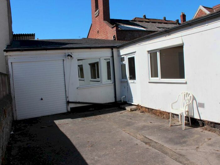 2 Bedroom Flat To Rent In Locking Road, Weston-Super-Mare, North Somerset, BS23