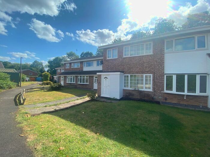 3 Bedroom House To Rent In Donnington Close, Redditch, B98