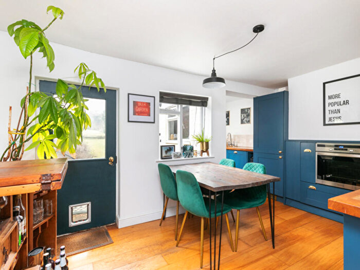 2 Bedroom Terraced House For Sale In George Street, Kingsclere, RG20