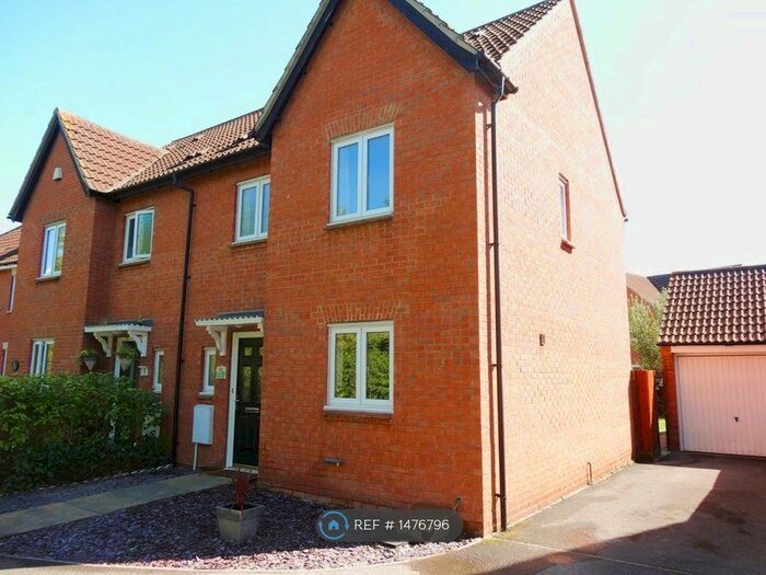 3 Bedroom Semi-Detached House To Rent In The Fields, St. Georges, Weston-Super-Mare, BS22