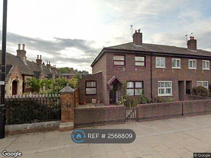 4 Bedroom End Of Terrace House To Rent In Twickenham Road, Isleworth, TW7