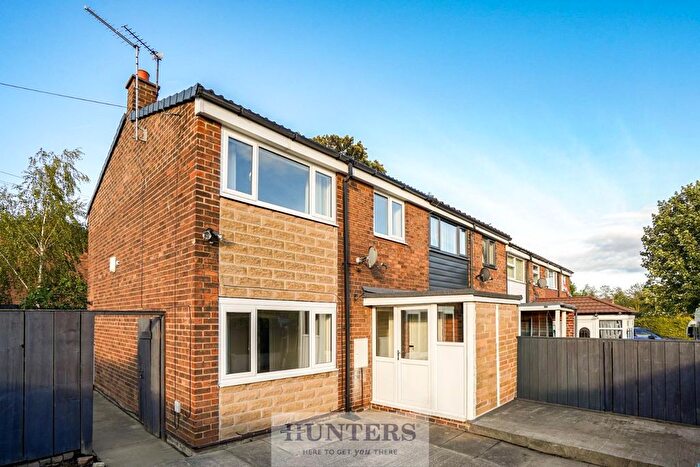 3 Bedroom Town House For Sale In Ackton Hall Crescent, Ackton, Pontefract, WF7