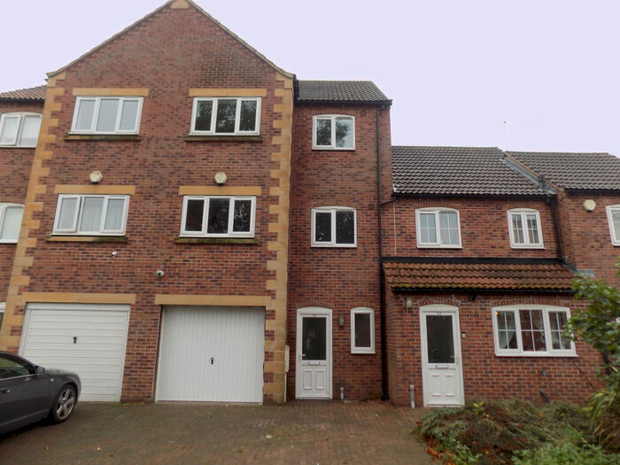 3 Bedroom Terraced House To Rent In Dock Road, Worksop, S80