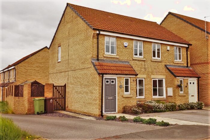 2 Bedroom Town House To Rent In Lavender Mews, Castleford, WF10