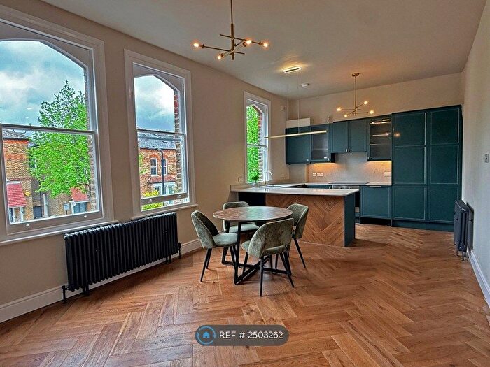 2 Bedroom Flat To Rent In Finsbury Park Road, London, N4