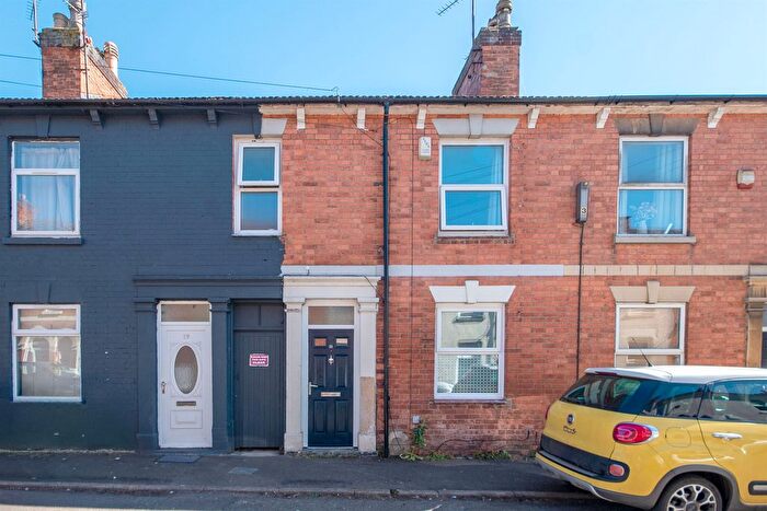 2 Bedroom Terraced House For Sale In Duke Street, Kettering, NN16