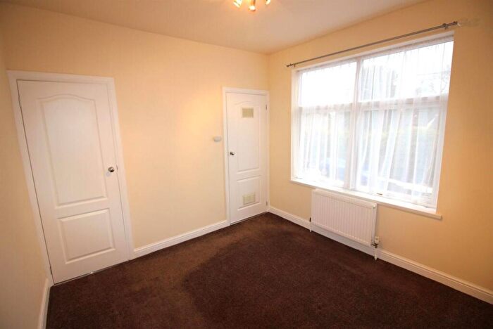 3 Bedroom House To Rent In Stradbroke Road, Sheffield, S13
