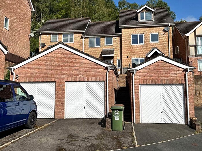 2 Bedroom Terraced House To Rent In Modern House With Garage. Woodside Walk, Newport, NP11
