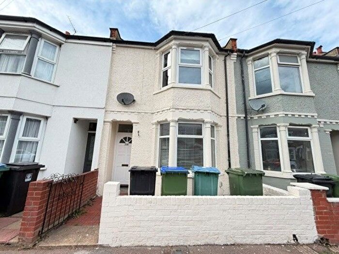 5 Bedroom Property To Rent In Whippendell Road, Watford, WD18