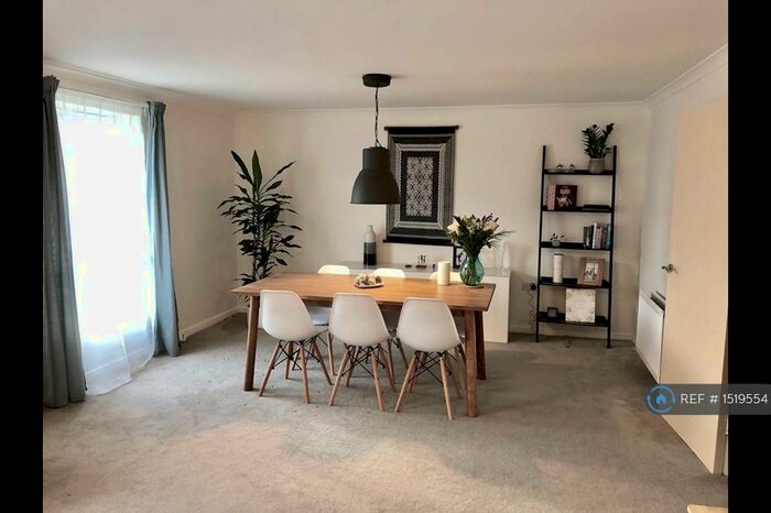 2 Bedroom Flat To Rent In Felixstowe Road, London, SE2