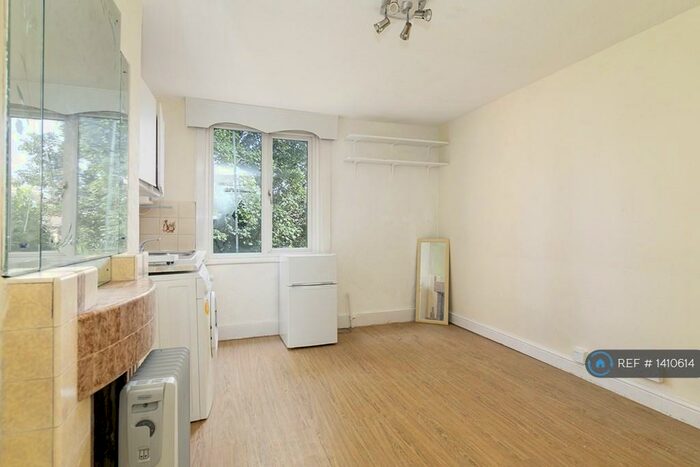 Studio To Rent In Studio, London, N15