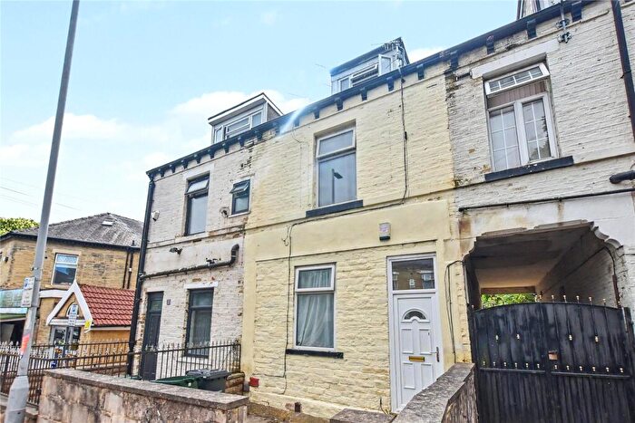 5 Bedroom Terraced House For Sale In Grantham Road, Bradford, West Yorkshire, BD7