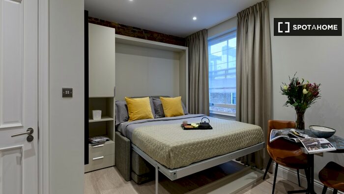 Studio To Rent In Hanover House, SW7