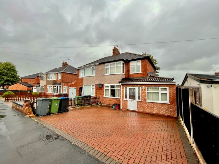 4 Bedroom Semi-Detached House To Rent In Murcott Road East, Leamington Spa, CV31