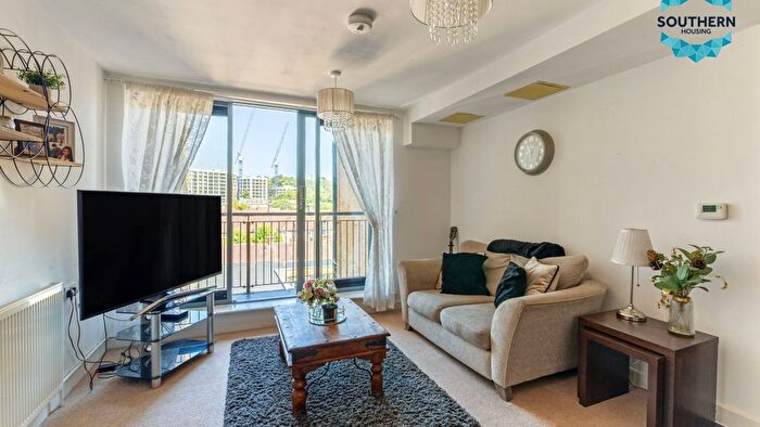 1 Bedroom Flat For Sale In Whytecliffe Road South, Purley, Surrey, Croydon, CR8