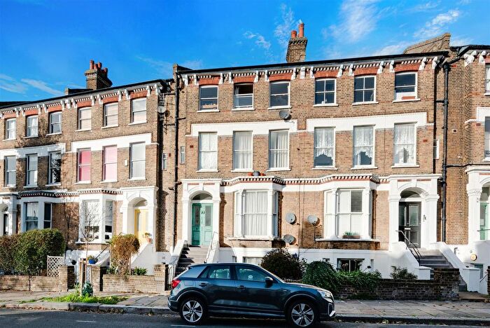 2 Bedroom Flat For Sale In Oseney Crescent, London, NW5