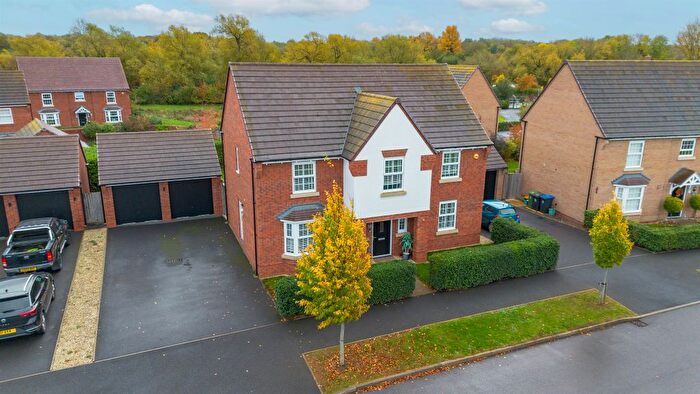 4 Bedroom Detached House For Sale In Water Furrows, Long Itchington, Southam, CV47