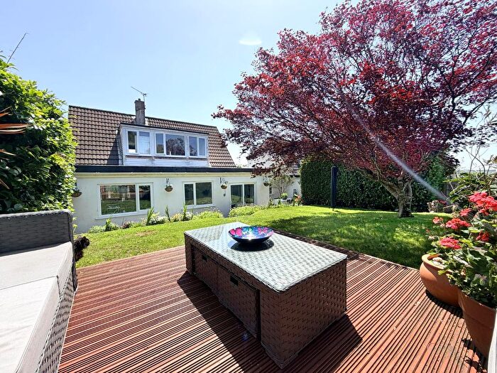 4 Bedroom Link Detached House For Sale In Tenderah Road, Helston, TR13
