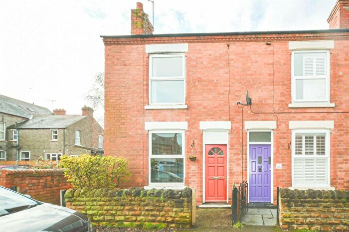 2 Bedroom End Of Terrace House To Rent In West Avenue, West Bridgford, Nottingham, Nottinghamshire, NG2