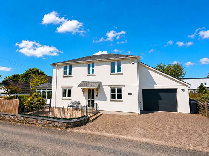 2 Bedroom Detached House For Sale In Coads Green, Launceston, PL15