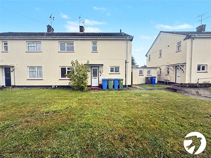 1 Bedroom Maisonette For Sale In Middleway, Sittingbourne, Kent, ME10