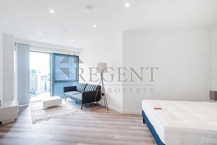 Apartment To Rent In Aspen, Marsh Wall, E14