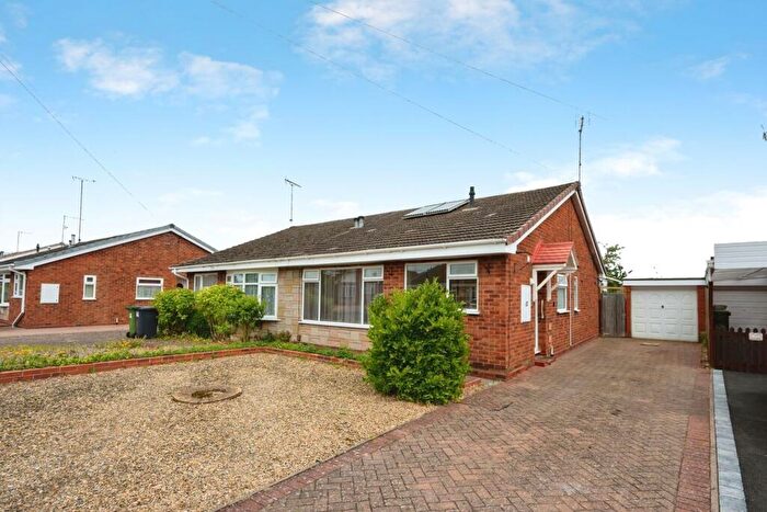 2 Bedroom Semi-Detached Bungalow For Sale In Beechfield Drive, Kidderminster, DY11