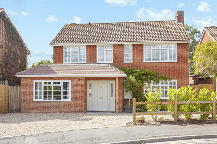 3 Bedroom Detached House For Sale In St Andrews Walk, Cobham, Surrey, KT11