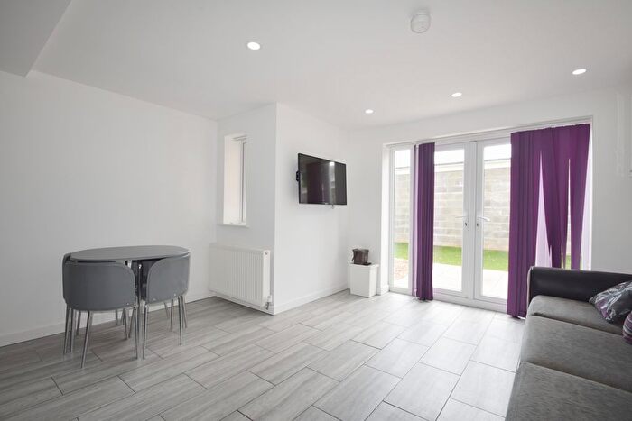 7 Bedroom Terraced House To Rent In Munir Court, Cathays, CF24