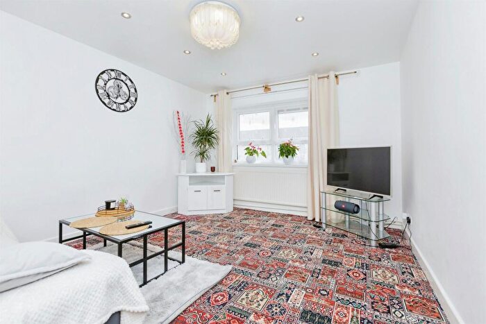 1 Bedroom Flat For Sale In Portmore Close, Leicester, LE4