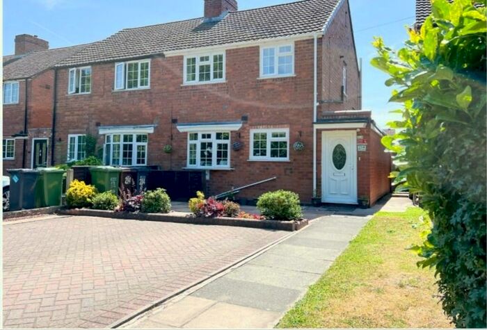 3 Bedroom Semi-Detached House To Rent In Hay Lane, Shirley, B90